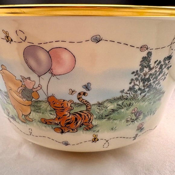 Disney Winnie The Pooh "Balloons of Cheer" Bowl - Ivory China Gold Rim 8.75x4.25 - Picture 4 of 13